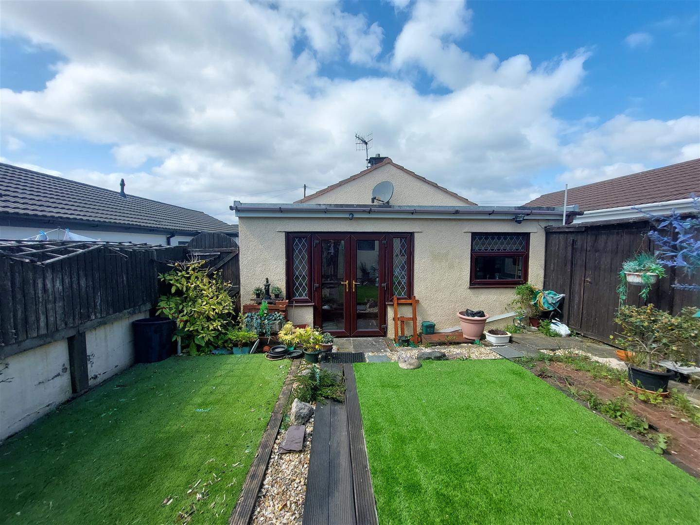 Heol Nantlais, Gorseinon, Swansea, SA4 4LS